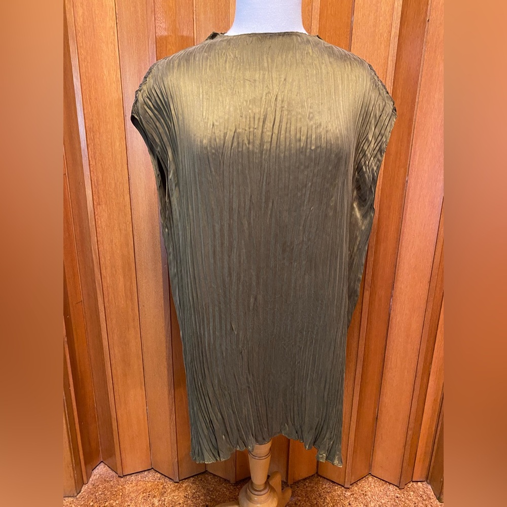 Eileen Fisher Green Pleated Blouse with Elegant Sheen